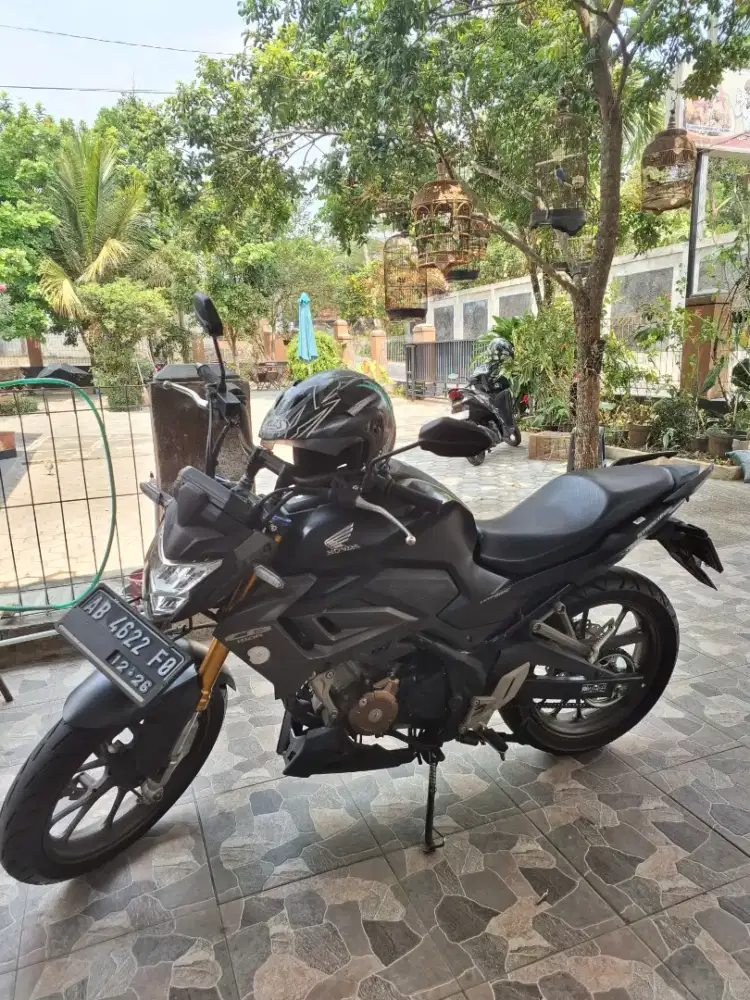 CB 150r Street Fire SE Hitam