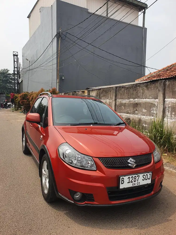 Suzuki SX4 X-Over AT 2011 IRIT DAN LINCAH!