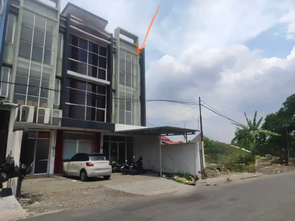 Dijual Ruko 3 Lantai Kutisari Dekat UK Petra