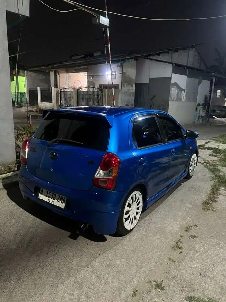 Toyota Etios Valco 2013 Bensin