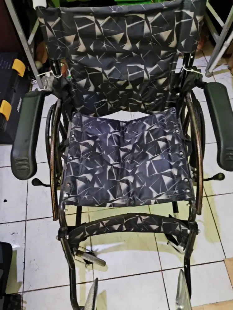 Dijual kursi roda travel ban besar