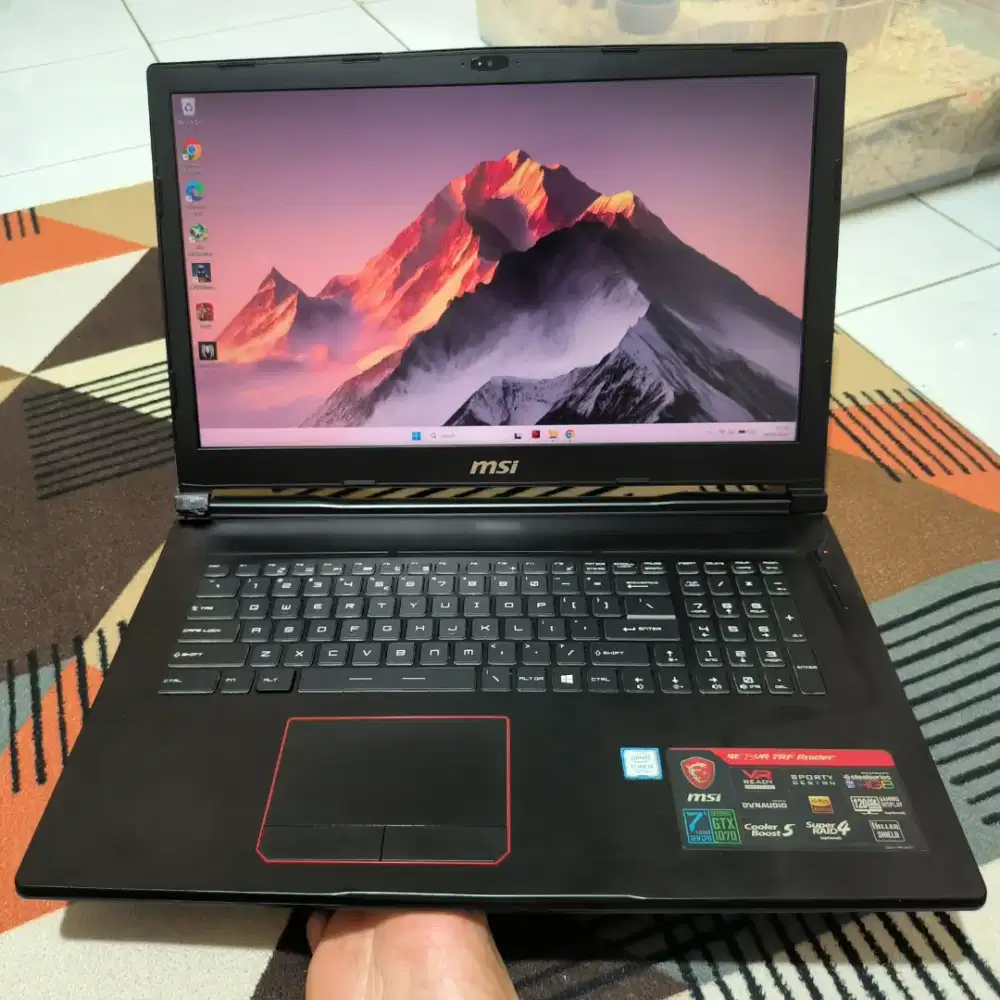 MSI GE73VR GTX 1070 16 GB Ram 120Hz 100% sRGB laptop gaming kuliah