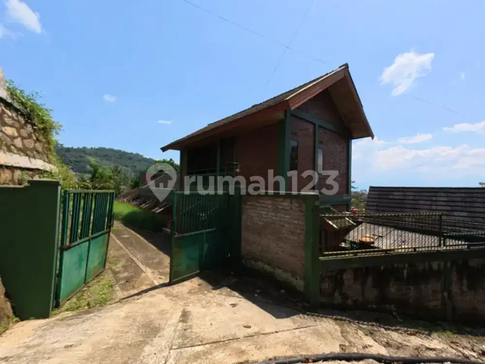Dijual Tanah Bonus Villa, Kebun, Kolam Ikan, Kandang Sapi di Ciparay Kabupaten Bandung