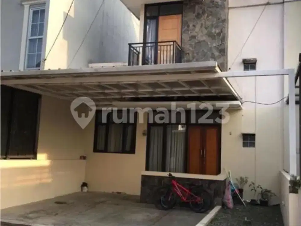 Dijual Rumah Siap Huni 2 Lantai di Komplek Green Caraka Residence Arcamanik Bandung