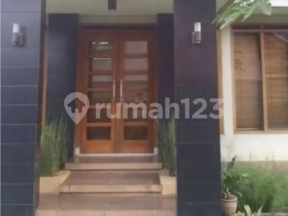 Dijual Rumah Murah dengan Luas Besar di Singgasana Pradana Moch Toha Soekarno Hatta Bandung