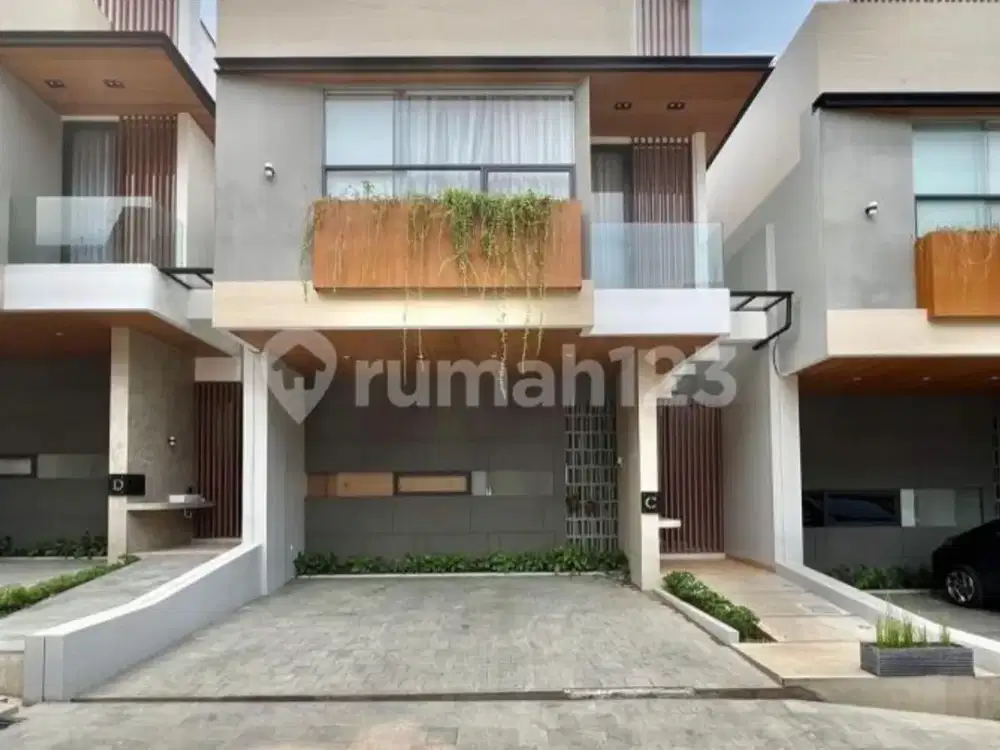 Rumah Modern Siap huni dekat sentra bisnis Sudirman Jakarta Selatan