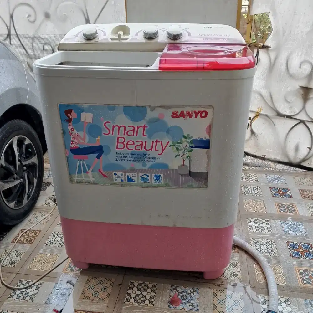 Mesin cuci dua tabung Sanyo normal
