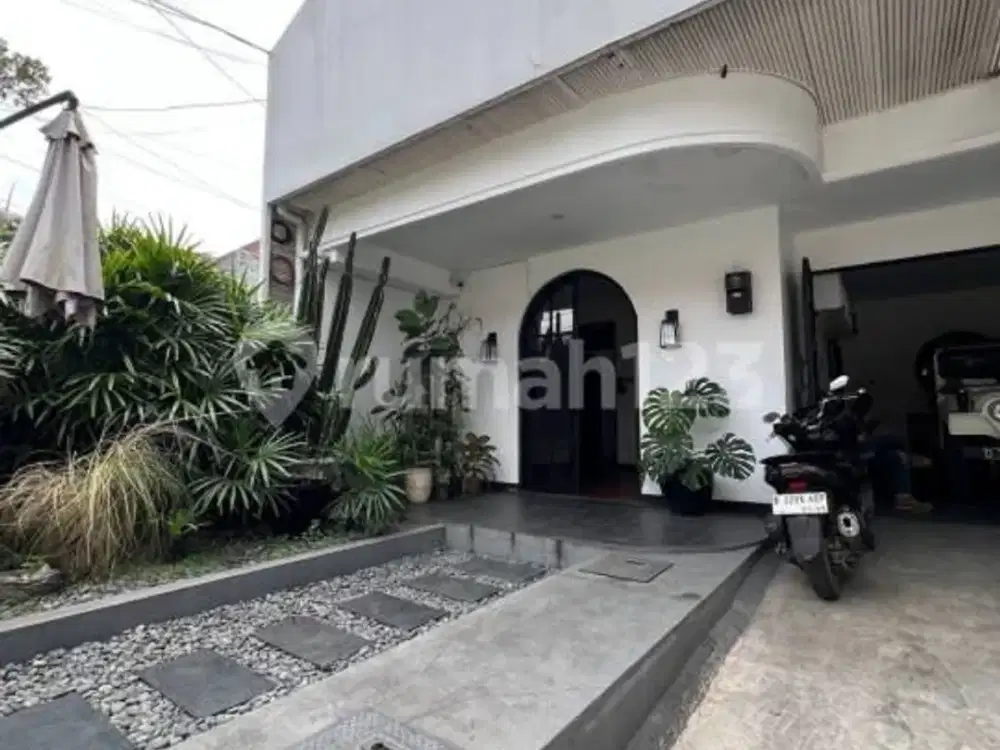 Rumah Bagus Strategis Dekat Jalan Riau Bandung