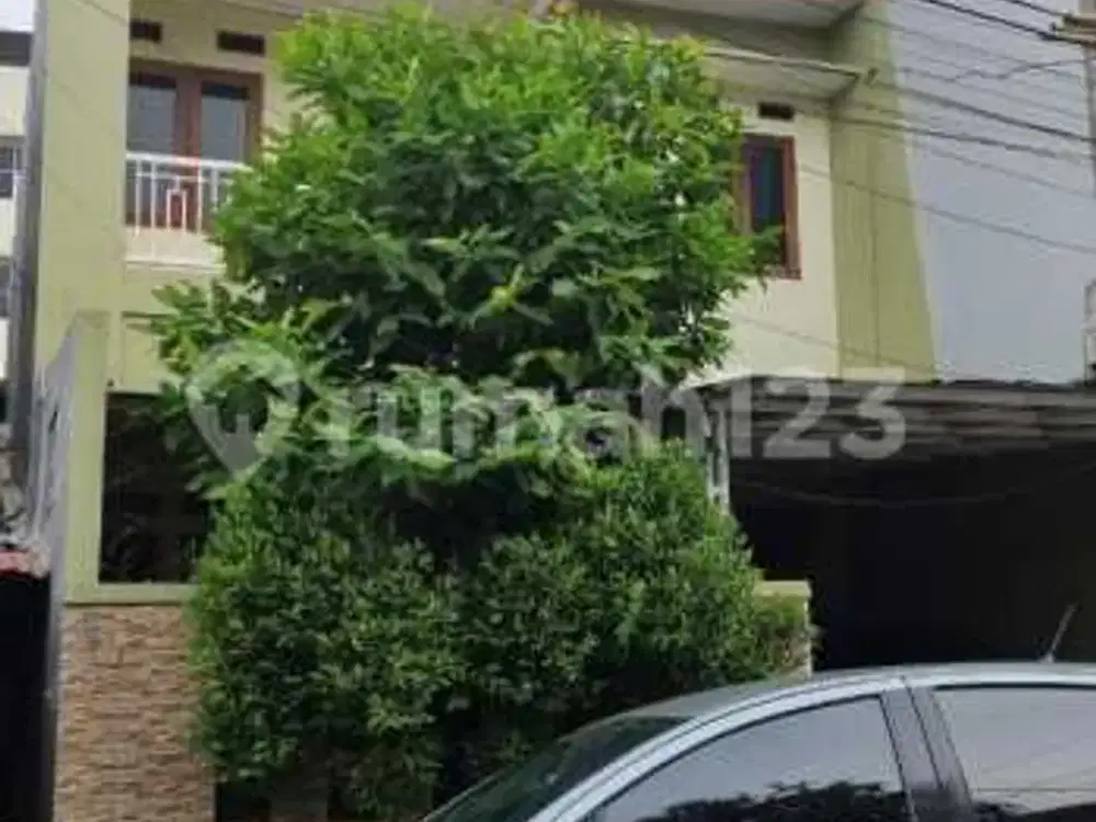 Runah Siap huni dekat pintu Tol Pondok Pinang Jakarta Selatan