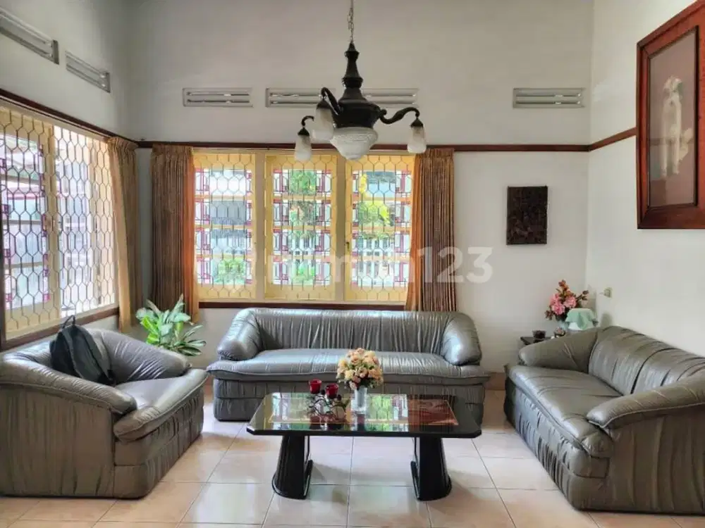 Rumah belanda strategis pusat kota lokasi favorit riau bandung