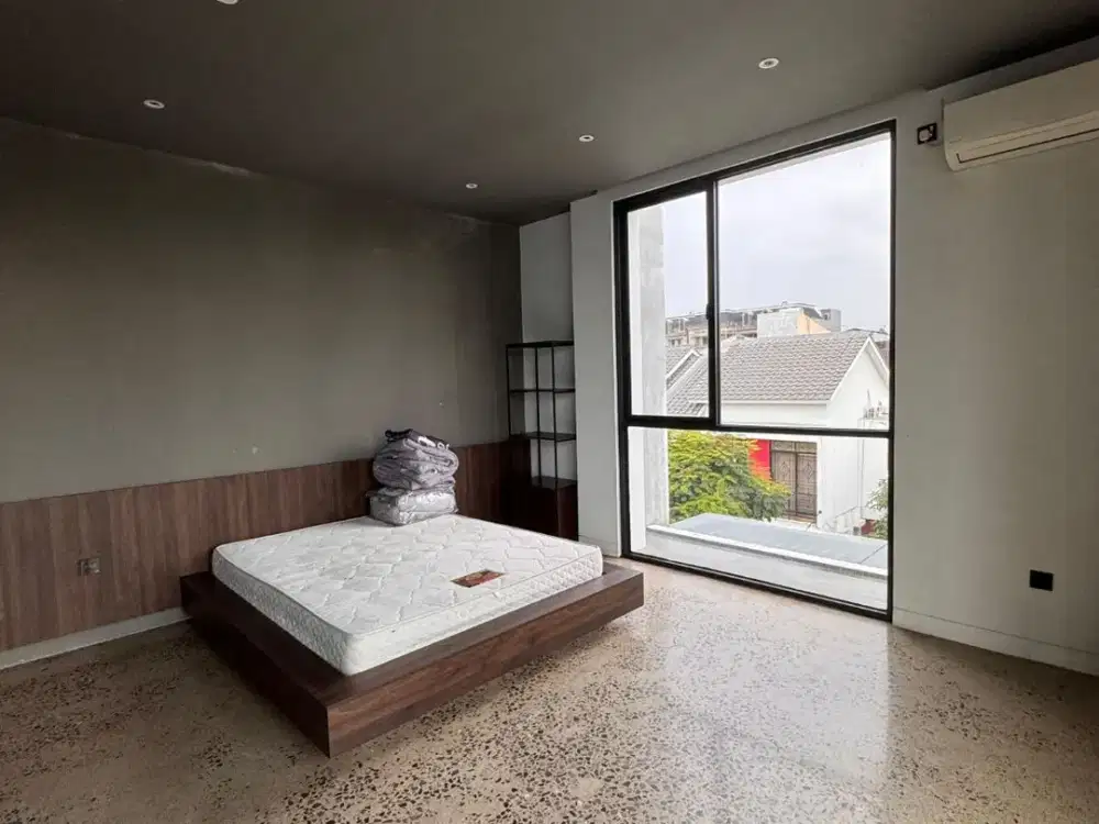 RUMAH LAYAR PERMAI MEWAH PIK