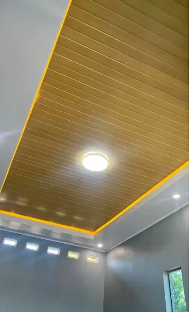 Plafon PVC terpasang dan eceran