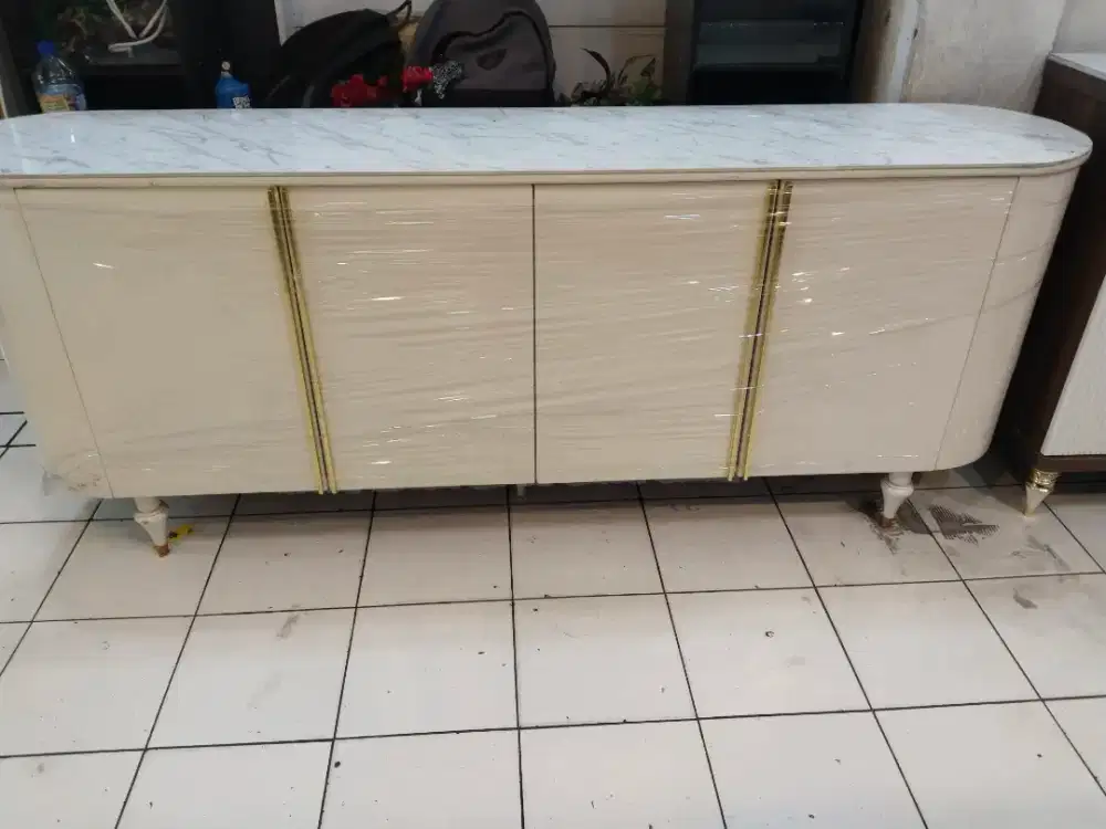Kredit Meja Konsul