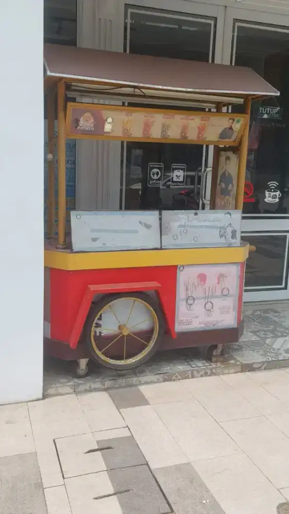 Gerobak jualan gorengan