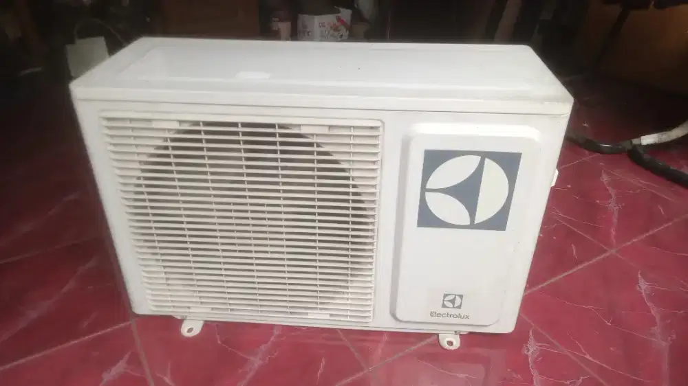 Outdoor ac 1/2 pk