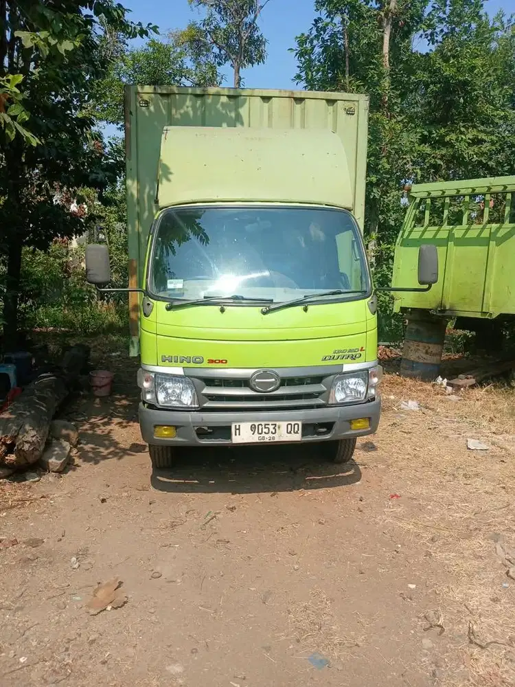 TRUK HINO DUTRO BOX LONG 2013