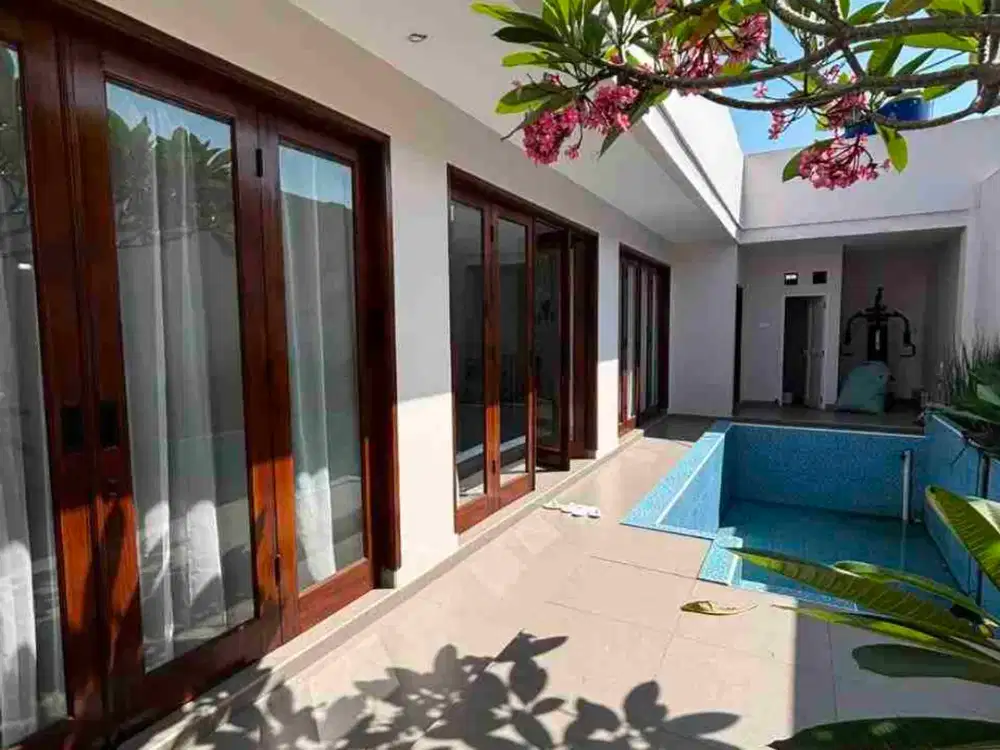Rumah siap huni ada kolam renangnya Turangga Area Strategis Area Tengah kota Bandung