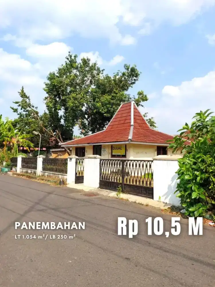 Dijual Rumah Model Klasik dengan Halaman Luas di Lingkungan Kraton