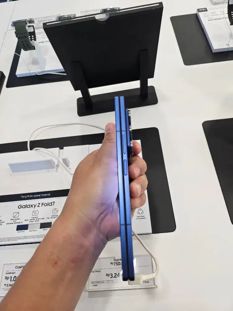 SAMSUNG GALAXY Z FOLD 7