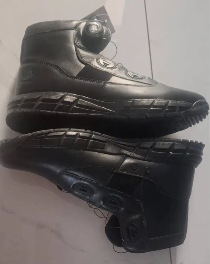 Sepatu PDL Tali putar