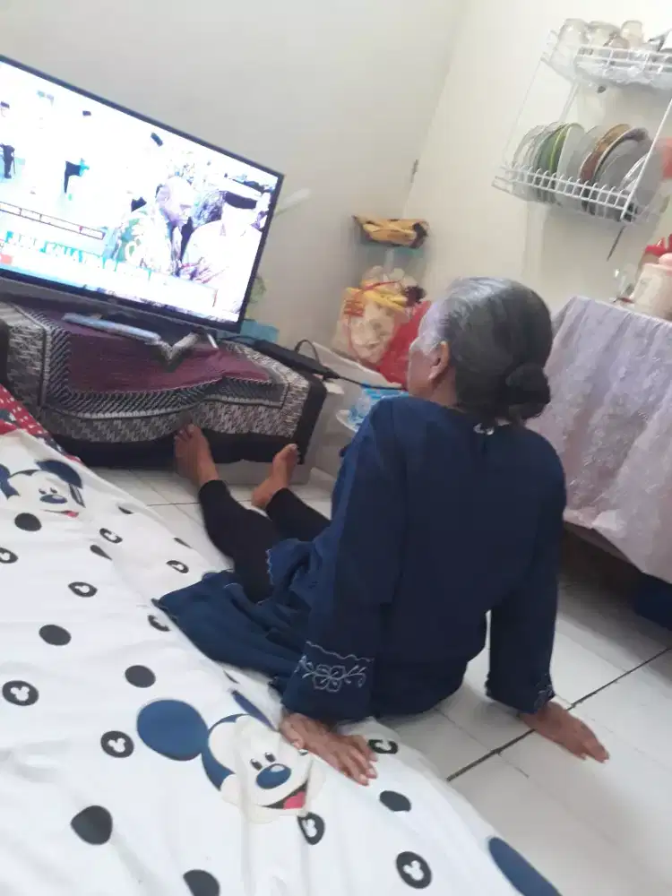 Dijual televisi 32 inci