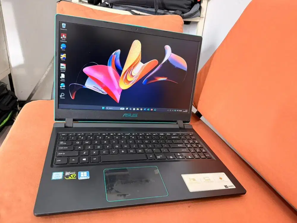 Laptop Gaming Asus F560U Core i7 VGA GTX