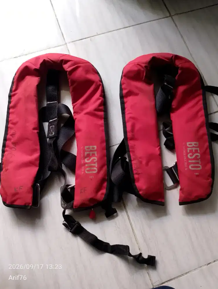 Inflatable Life Jacket 150N Besto