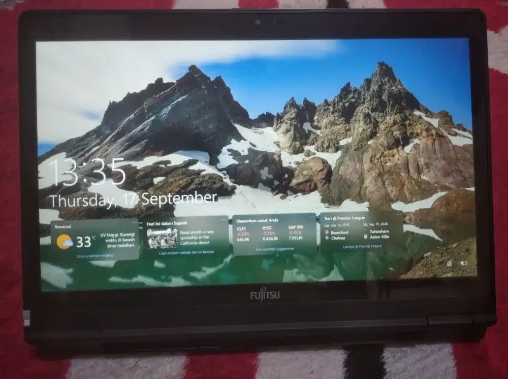 Fujitsu - Core i7 Gen 7  Ram 8Gb Touch Flip 360
