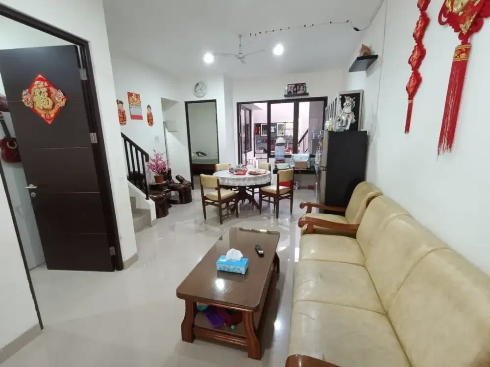 RUMAH DI CASA JARDIN