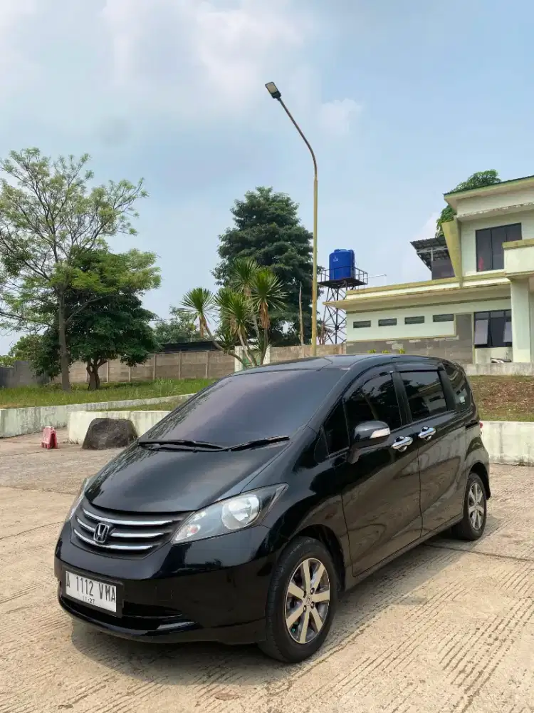 Freed Psd 2011 istimewa Low KM