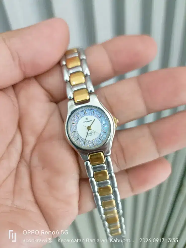 Jam tangan wanita Cyma