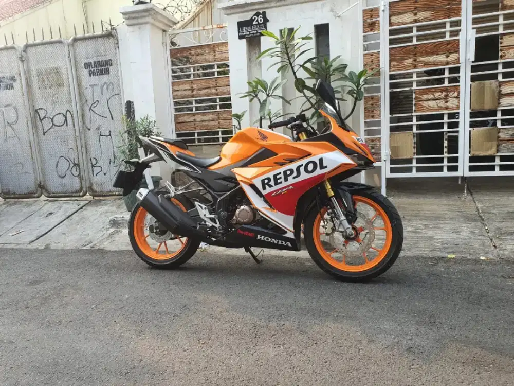 Honda CBR 150 abang repsol 2021 b dki km low