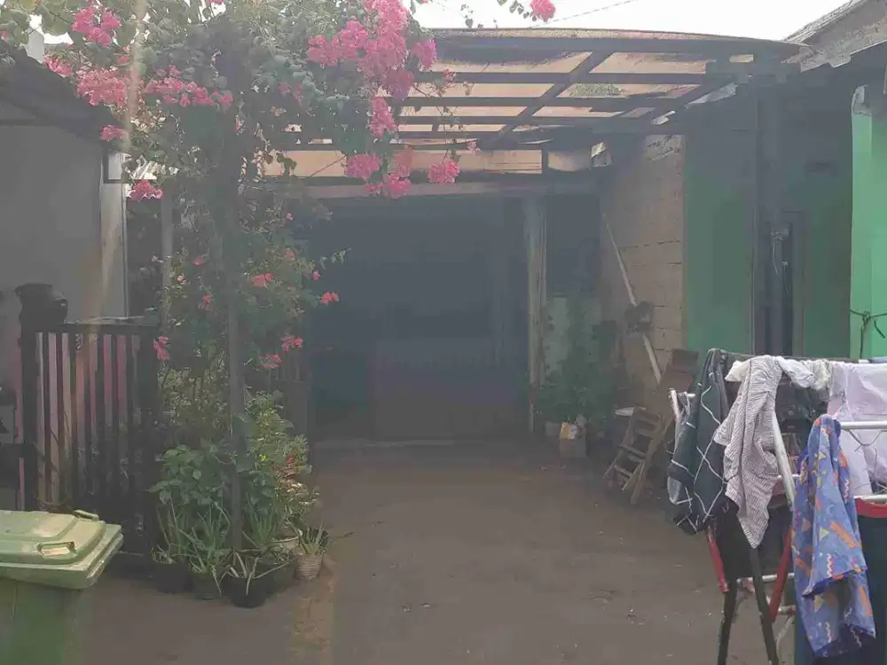 Jual Rumah hitung tanah Lokasi strategis Samping Tol Jatiasih Bekasi Kota.