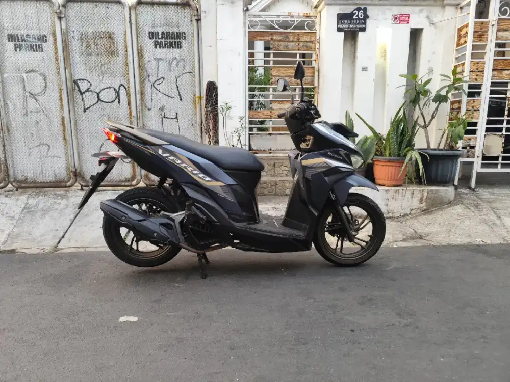 Honda vario 125 new keyless 2023 b dki km low