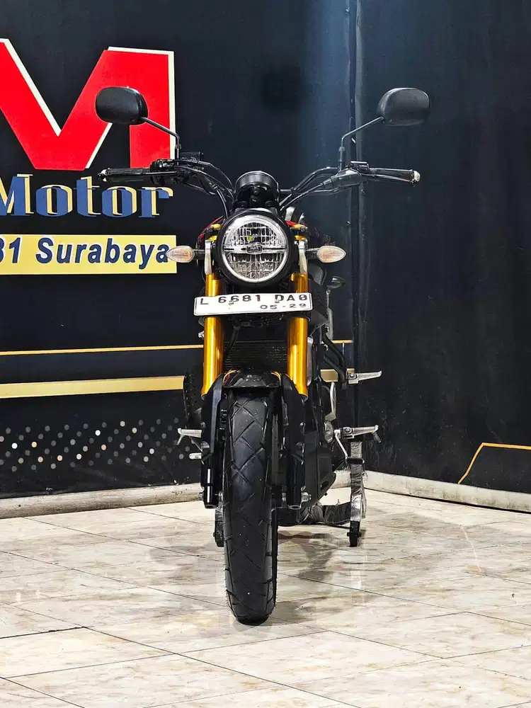 Yamaha XSR 155cc Black Glossy Shock depan Gold Th 2024. Anugerah Motor