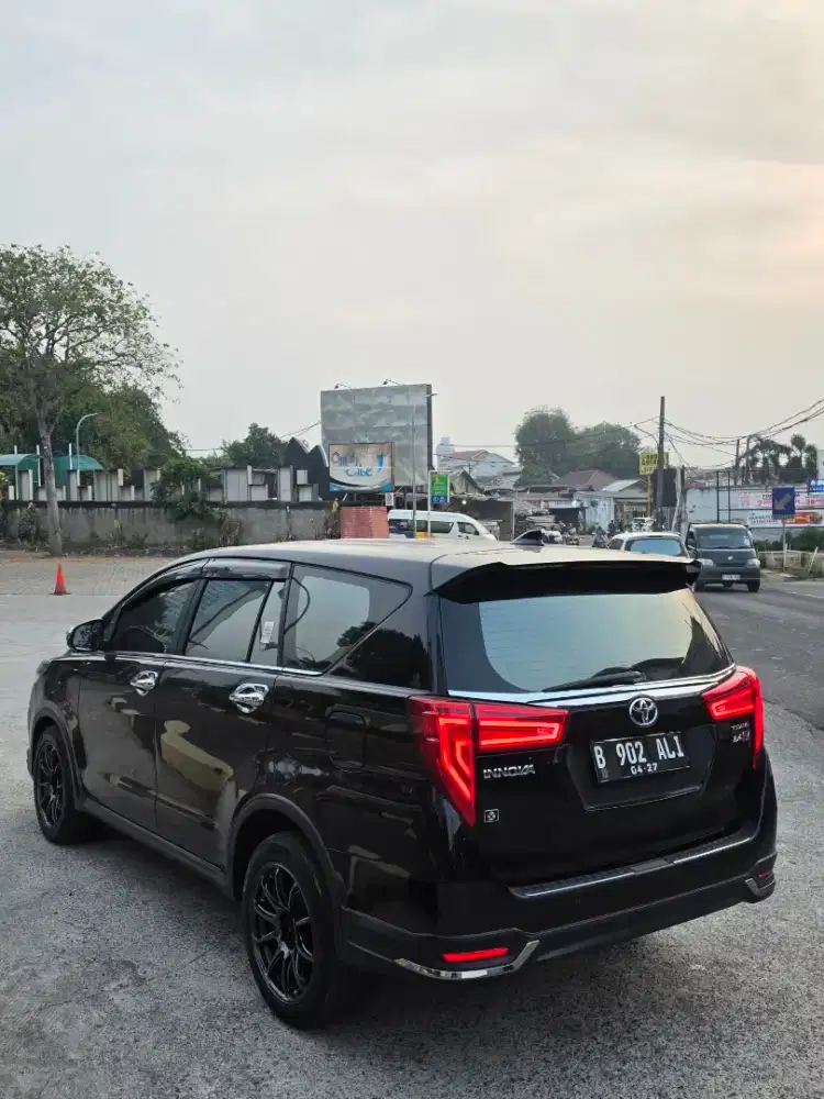 Toyota Kijang Innova V Diesel Matic 2022