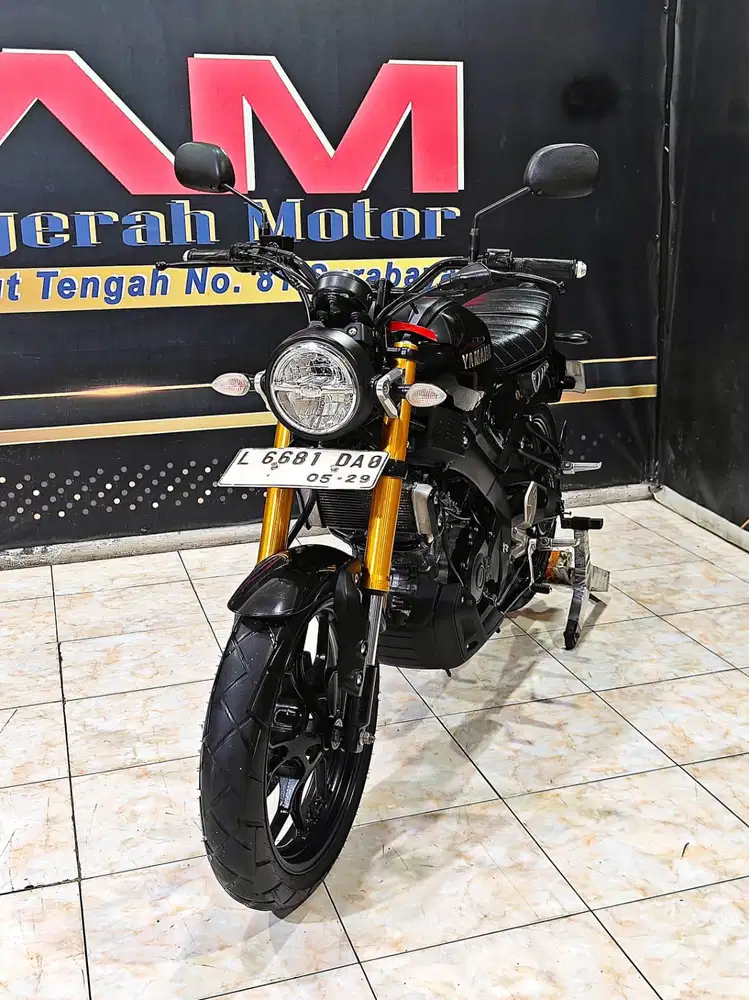 Yamaha XSR 155cc Black Glossy Shock depan Gold Th 2024. Anugerah Motor