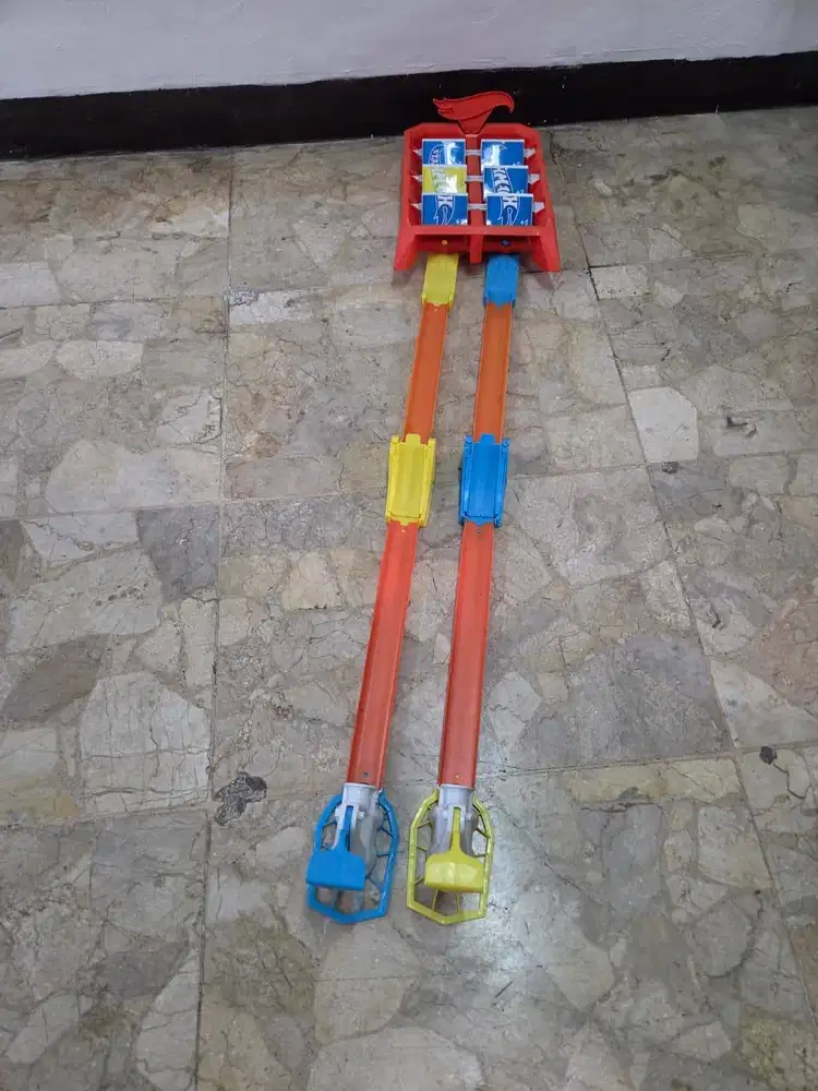 Hot Wheels Playset Launch Across Challenge track builder Original Matt
