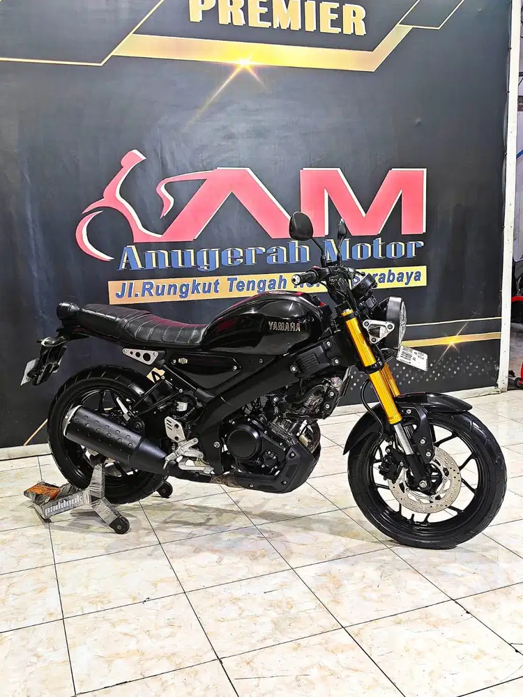 Yamaha XSR 155cc Black Glossy Shock depan Gold Th 2024. Anugerah Motor