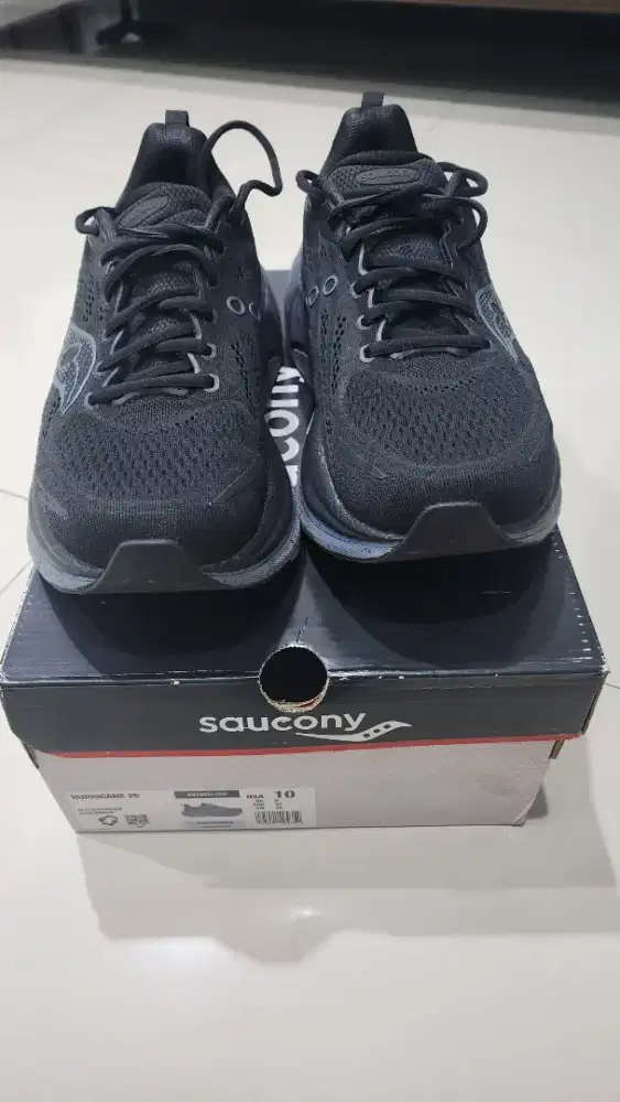 Saucony Hurricane 25
