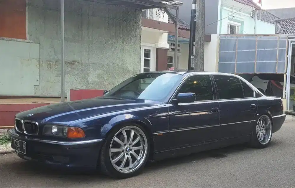 bmw 730li (1996)