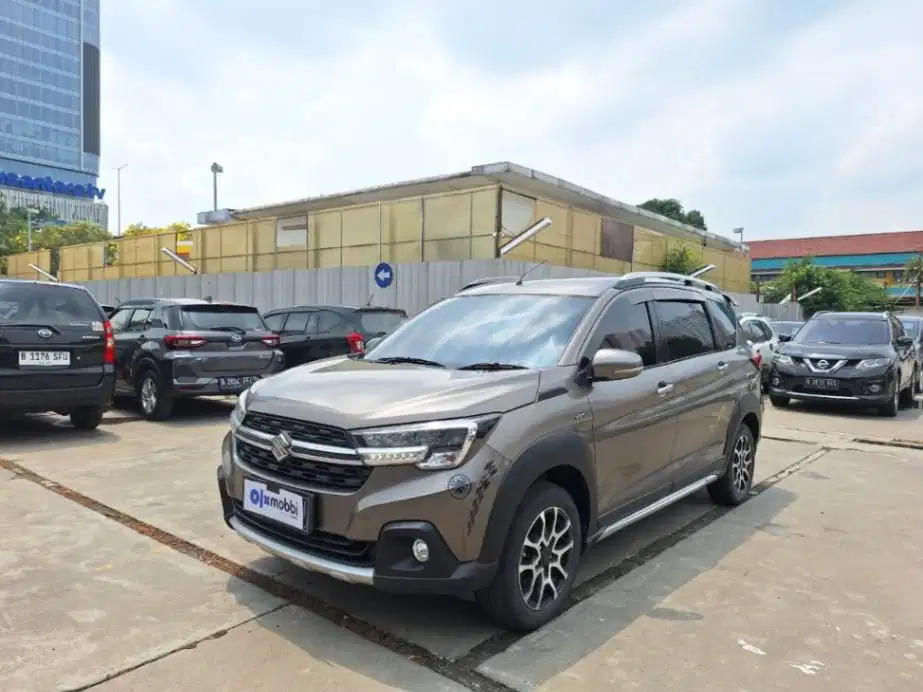 Suzuki XL7 1.5 Beta Bensin-AT 2021 Abu-Abu