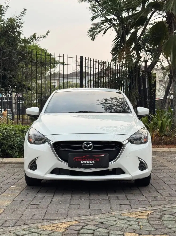 Mazda 2 R Hatchback Skyactive AT 2017