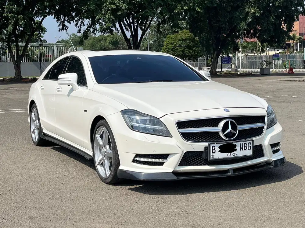 MERCEDES BENZ CLS350 AMG AT PUTIH 2012