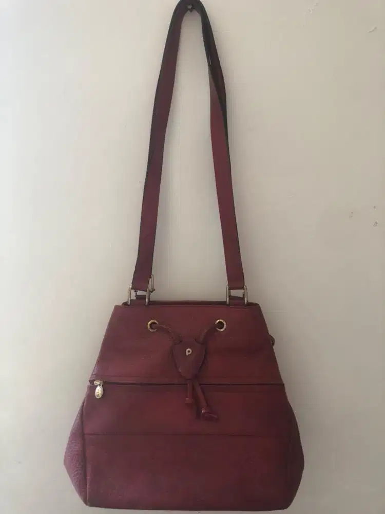 Tas kulit Papillon merah