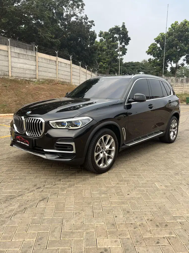 Bmw x5 xdrive 40i AT 2022 hitam, istimewa