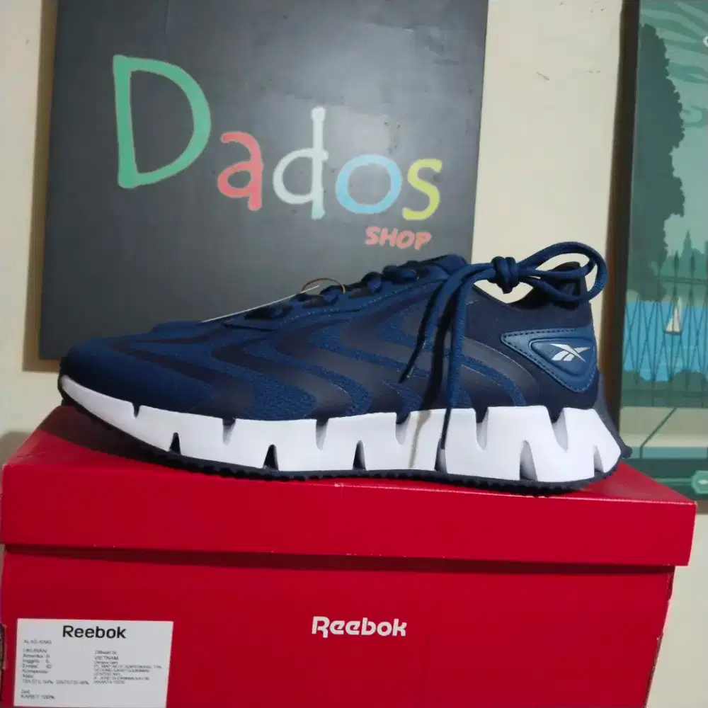 Sepatu Reebok pria