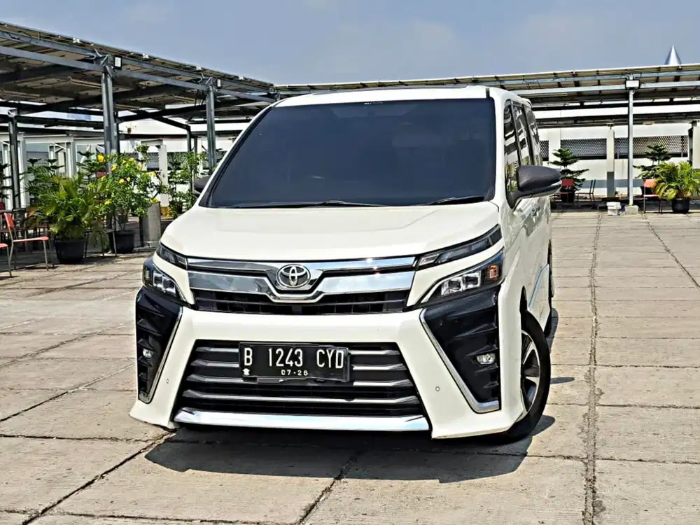 DP 15JT TOYOTA VOXY 2.0 AT MATIC AUTOMATIC 2018 PUTIH