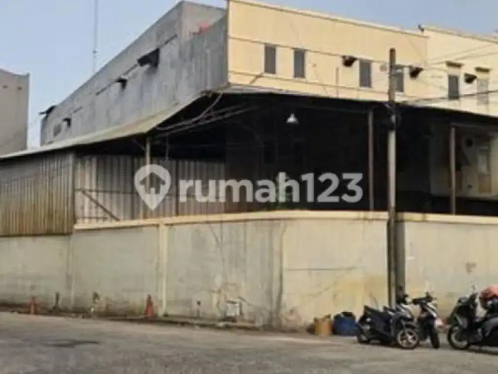 Disewakan Gudang Tiga Lantai Sental Niaga Terpadu 3 Luas Tanah 1235 M2