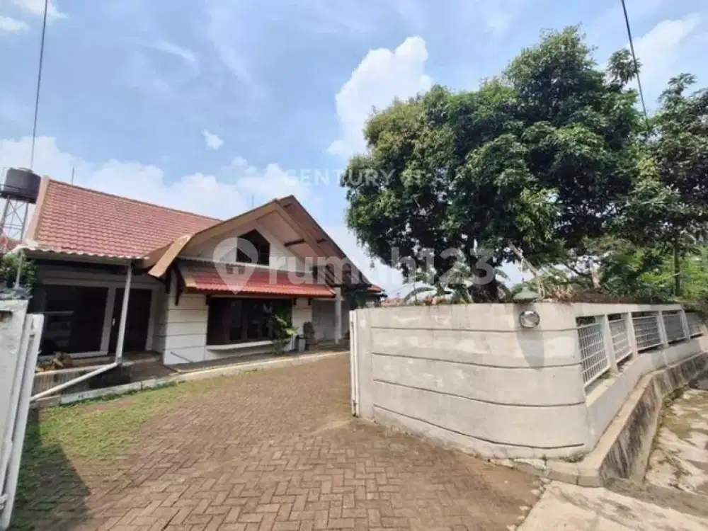 Disewakan Rumah Luas Ada Swim Pool di Jatipadang Jaksel Pu11996